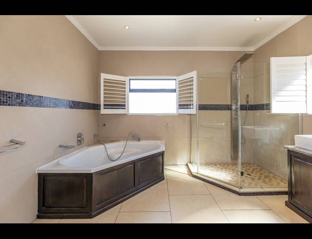 4 BEDROOM HOUSE FOR SALE IN BRYANSTON